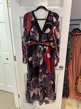 Floral V-Neck Long Sleeve Maxi Dress in Purple & Black